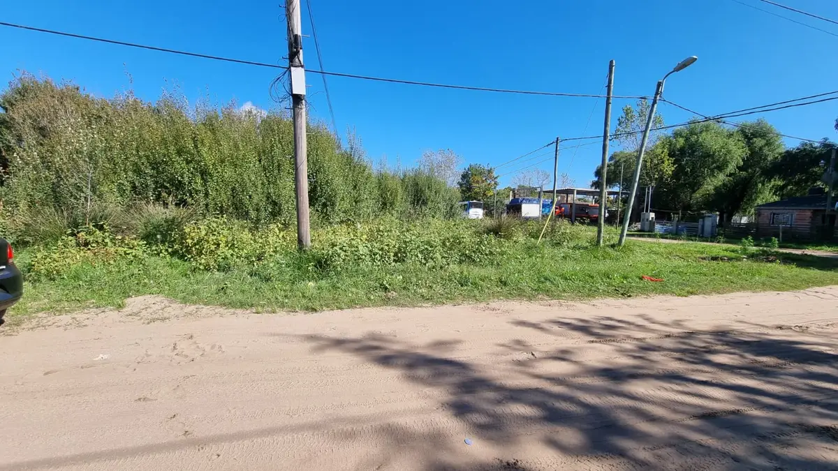 Lote en Venta – Calle 15 e/ 48 y 49, Santa Teresita - Imagen 3