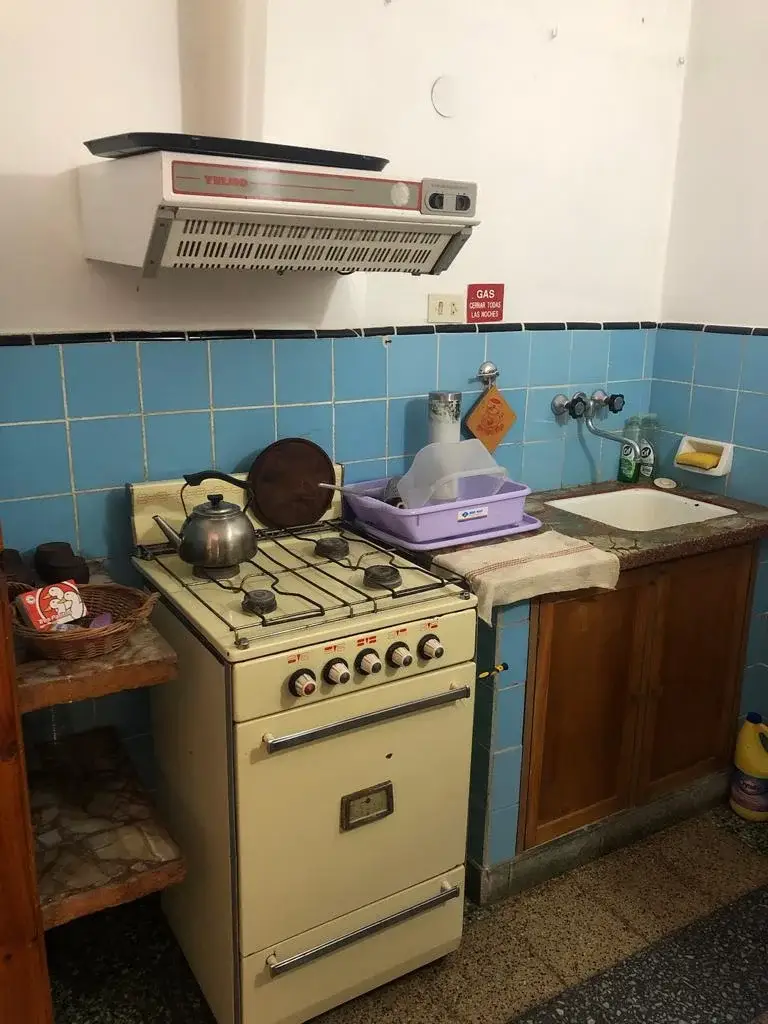 Casa Esquinera con Cochera y Galería Nueva – Calle 14 esq. Av. 7, Las Toninas - Imagen 4
