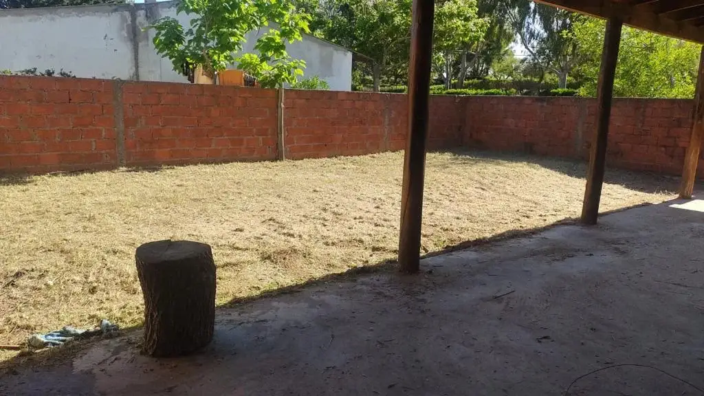 Casa Esquinera con Cochera y Galería Nueva – Calle 14 esq. Av. 7, Las Toninas - Imagen 1
