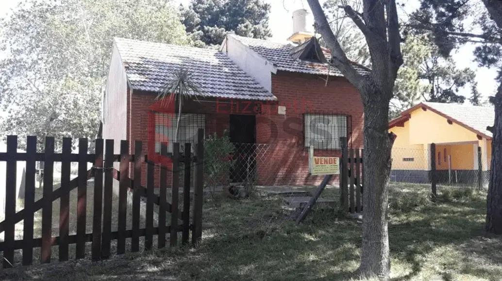 Chalet con Parque  y 3 Dormitorios – Calle 54 N° 978, Costa Chica