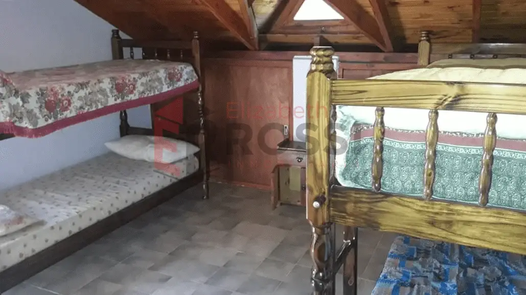 Chalet con Parque y 3 Dormitorios – Calle 54 N° 978, Costa Chica - Imagen 2