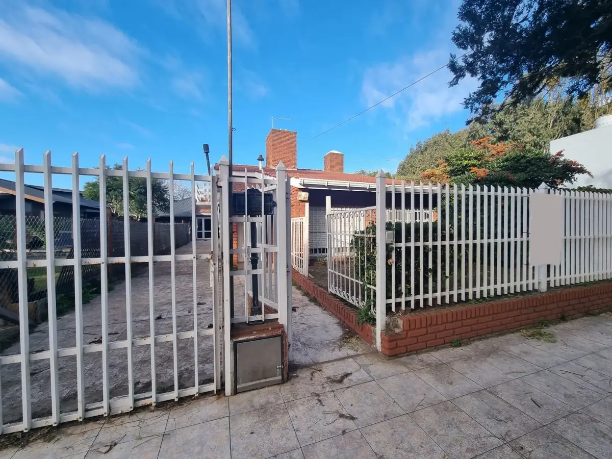 Chalet con Departamento y Quincho – Calle 3 N° 1468, Las Toninas